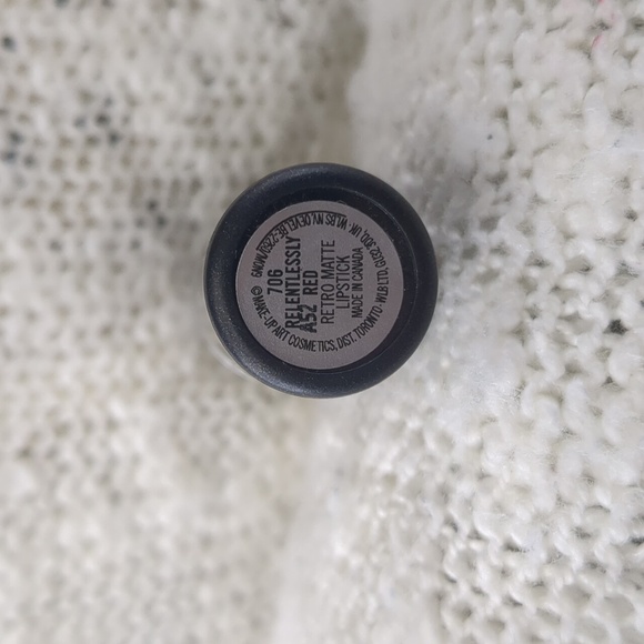 M•A•C Mini Retro Matte Lipstick in Relentlessly Red, 1.8g/0.06oz - Picture 4 of 5